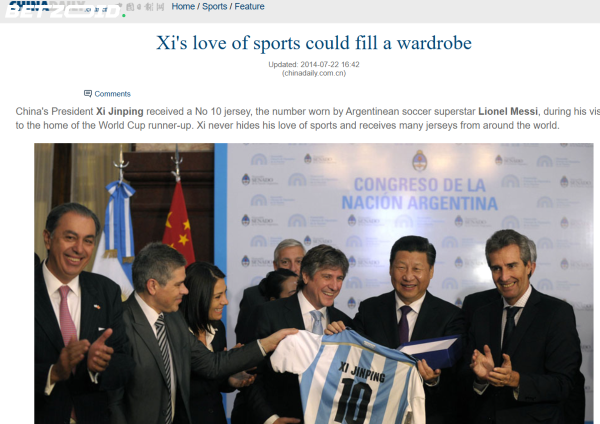 Xi Jinping erhält Man United vs Arsenal Matchbälle als Geschenk